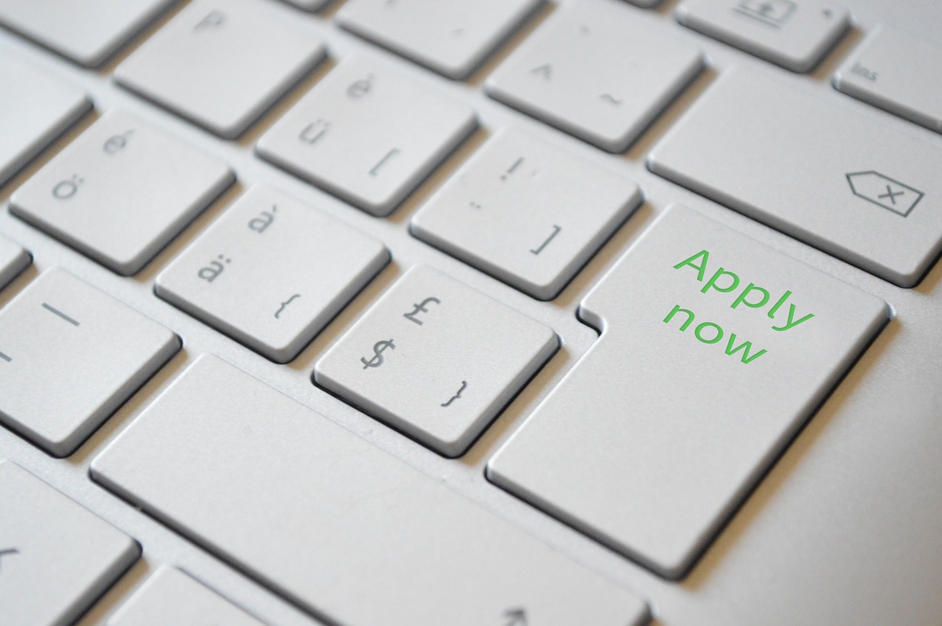 Keyboard wit Apply now key